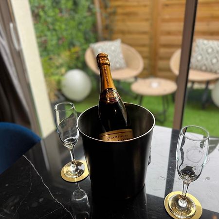 Loveroomxspa Bourg-Saint-Christophe エクステリア 写真