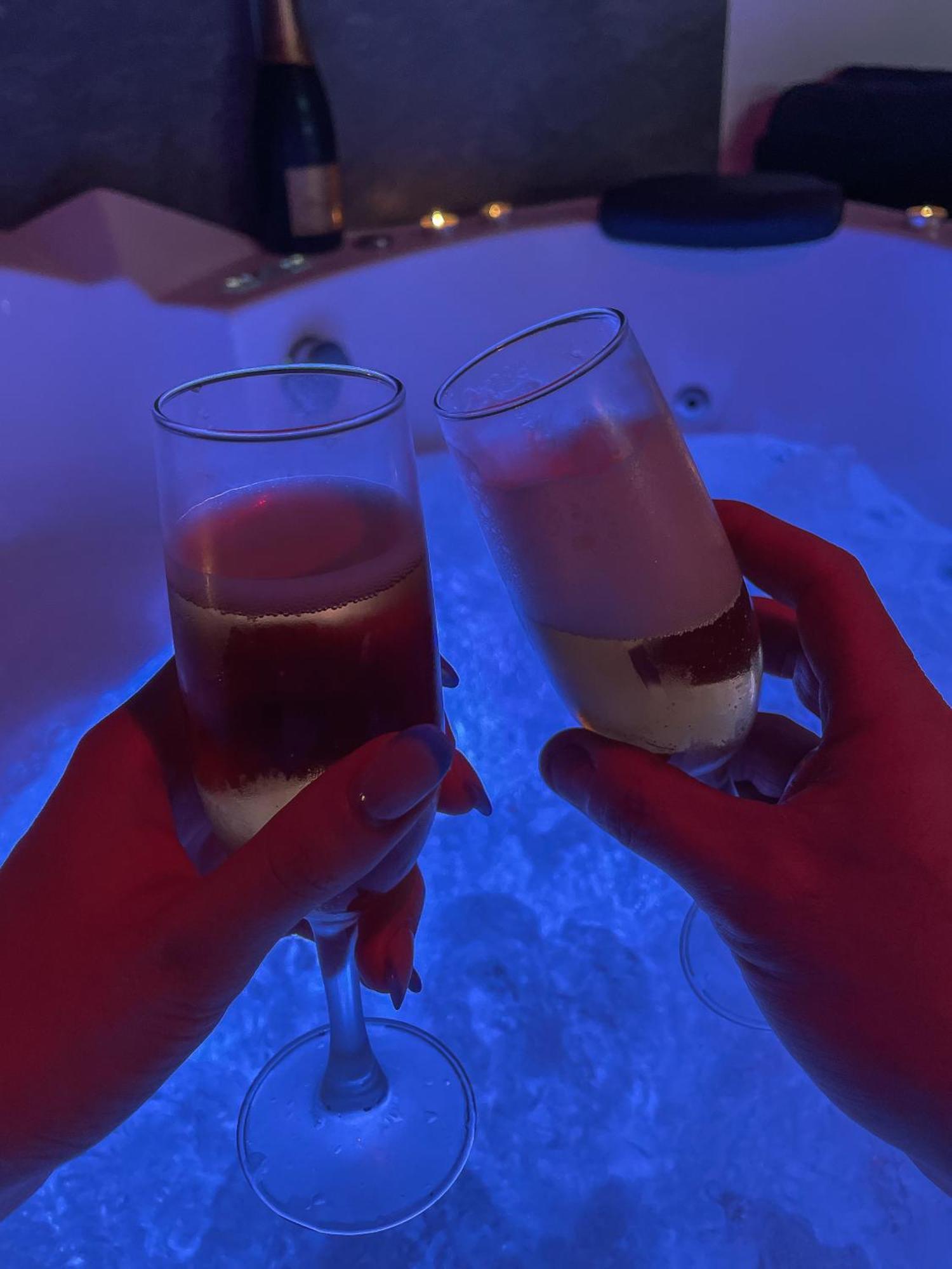 Loveroomxspa Bourg-Saint-Christophe エクステリア 写真