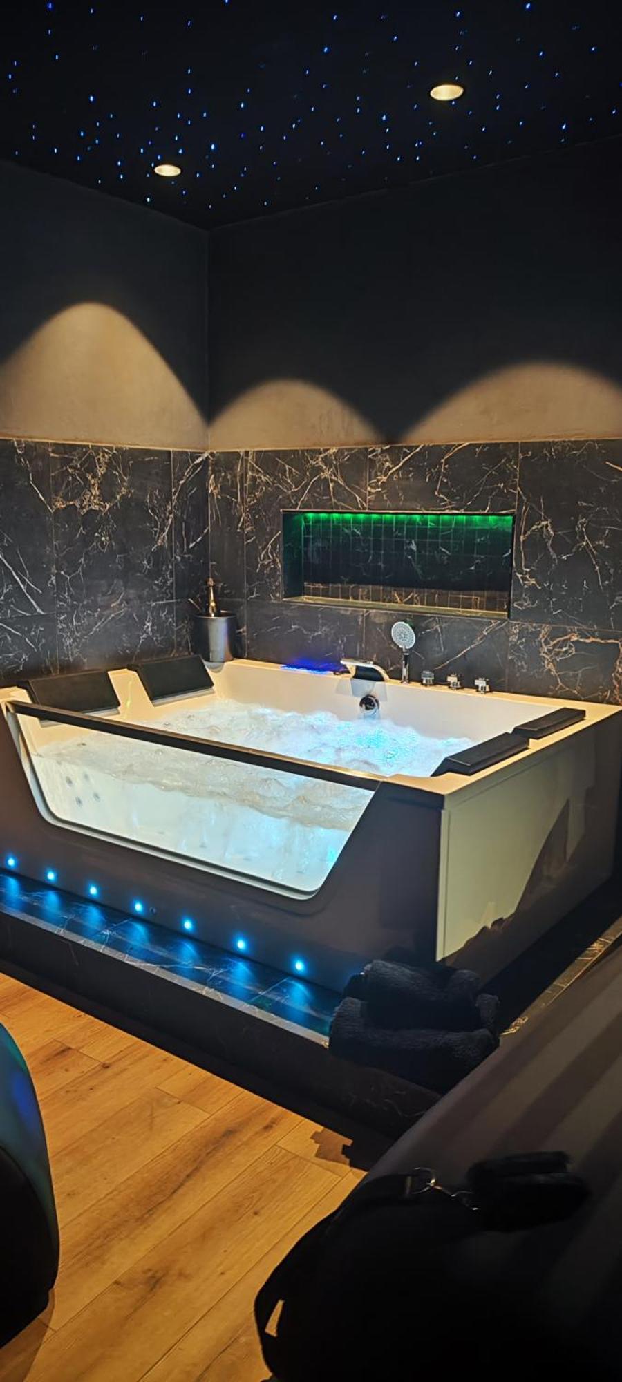 Loveroomxspa Bourg-Saint-Christophe エクステリア 写真