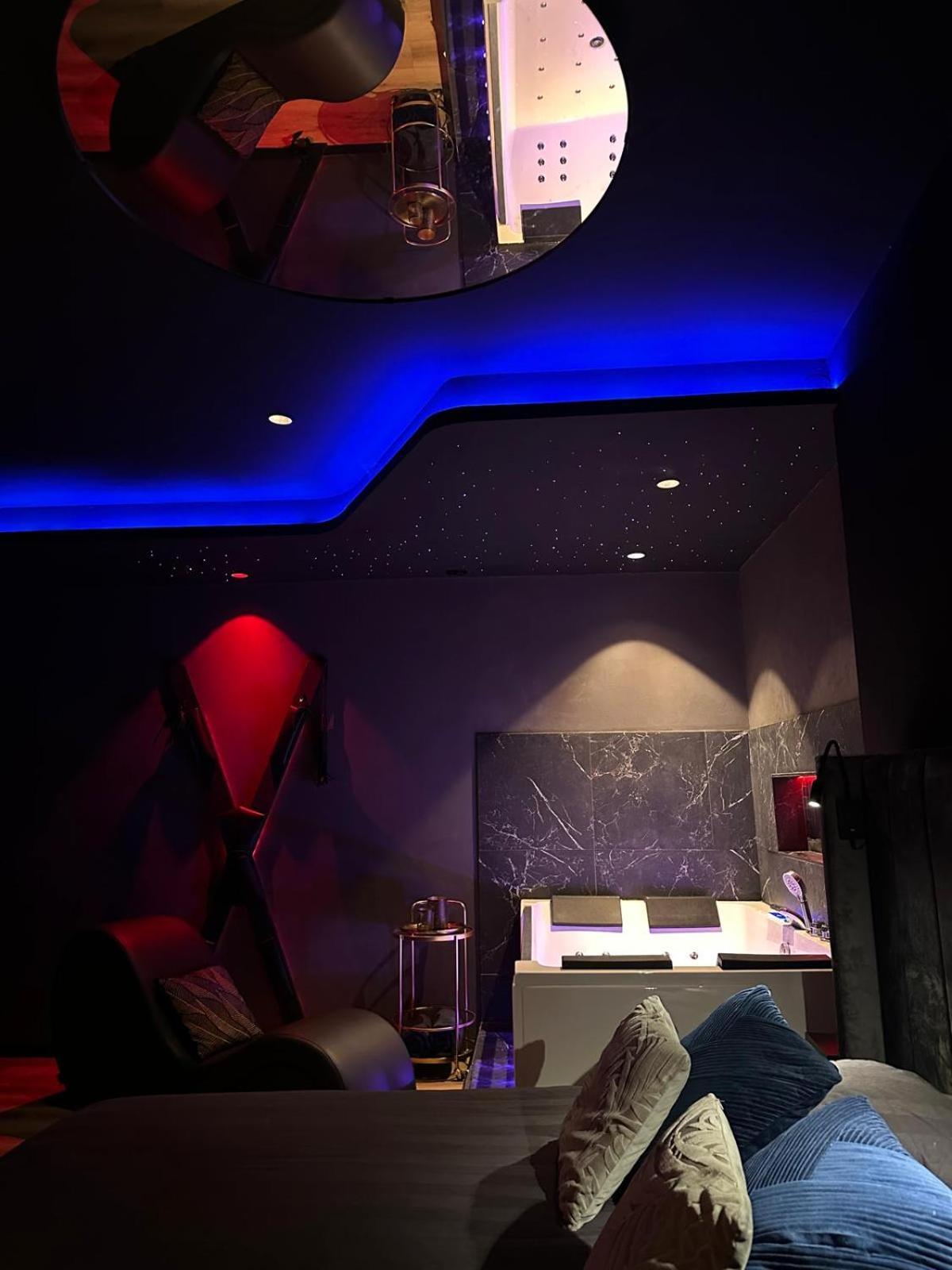 Loveroomxspa Bourg-Saint-Christophe エクステリア 写真