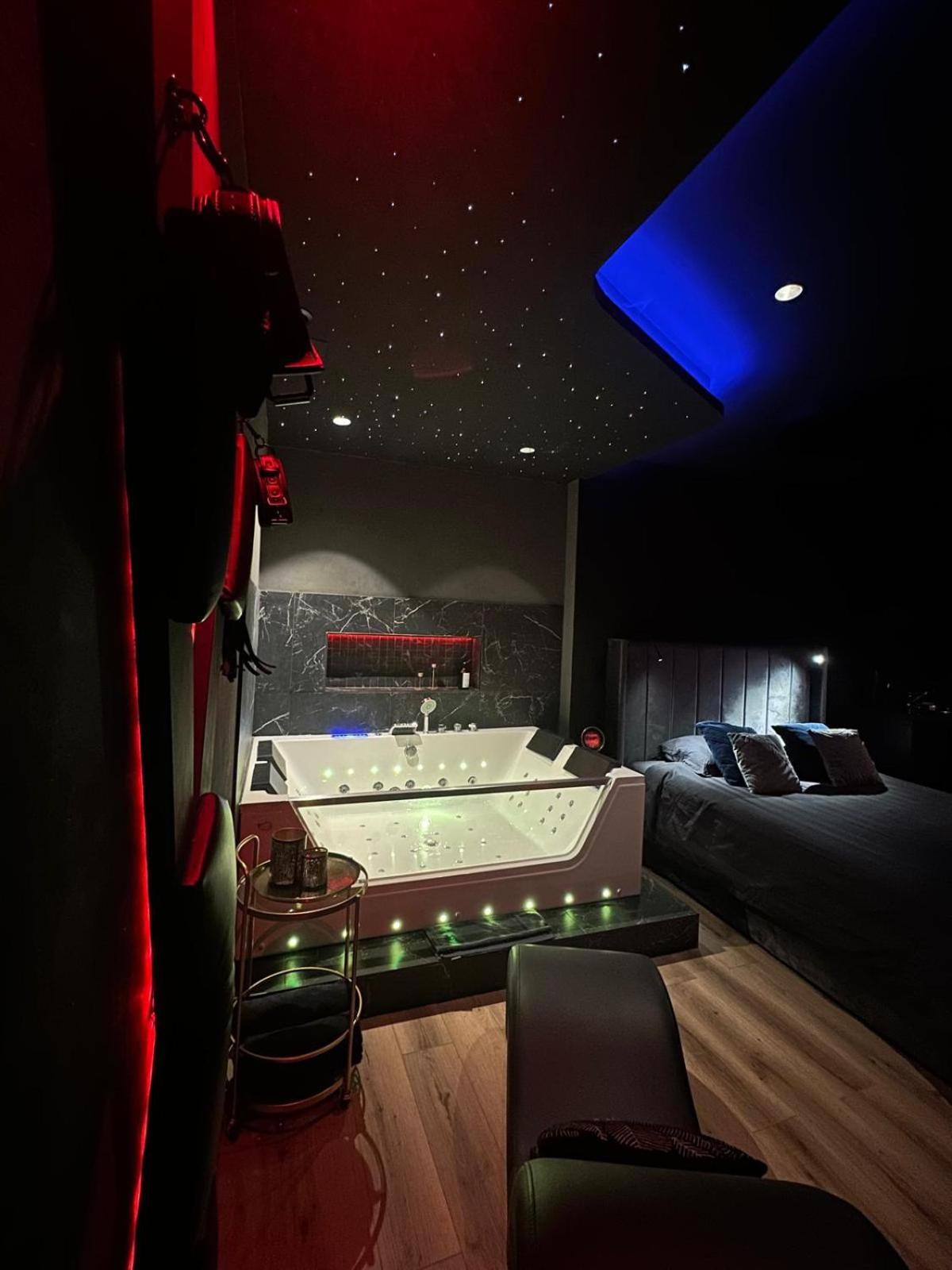 Loveroomxspa Bourg-Saint-Christophe エクステリア 写真