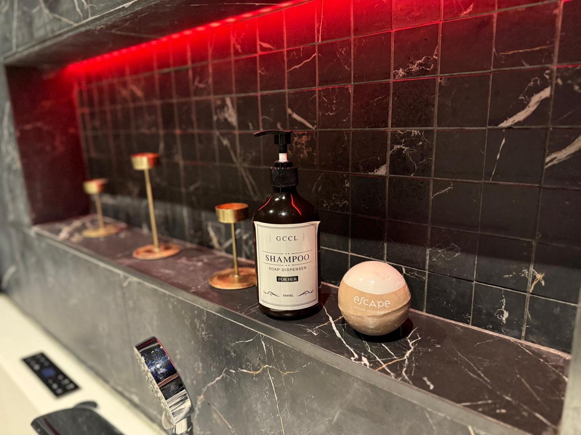 Loveroomxspa Bourg-Saint-Christophe エクステリア 写真