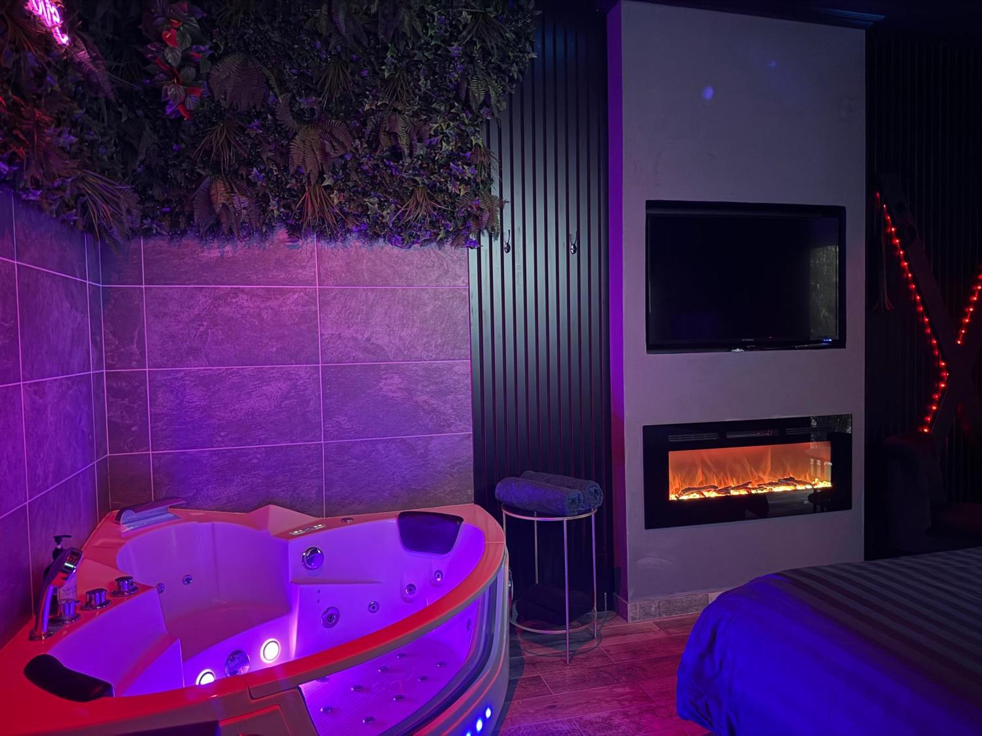 Loveroomxspa Bourg-Saint-Christophe エクステリア 写真