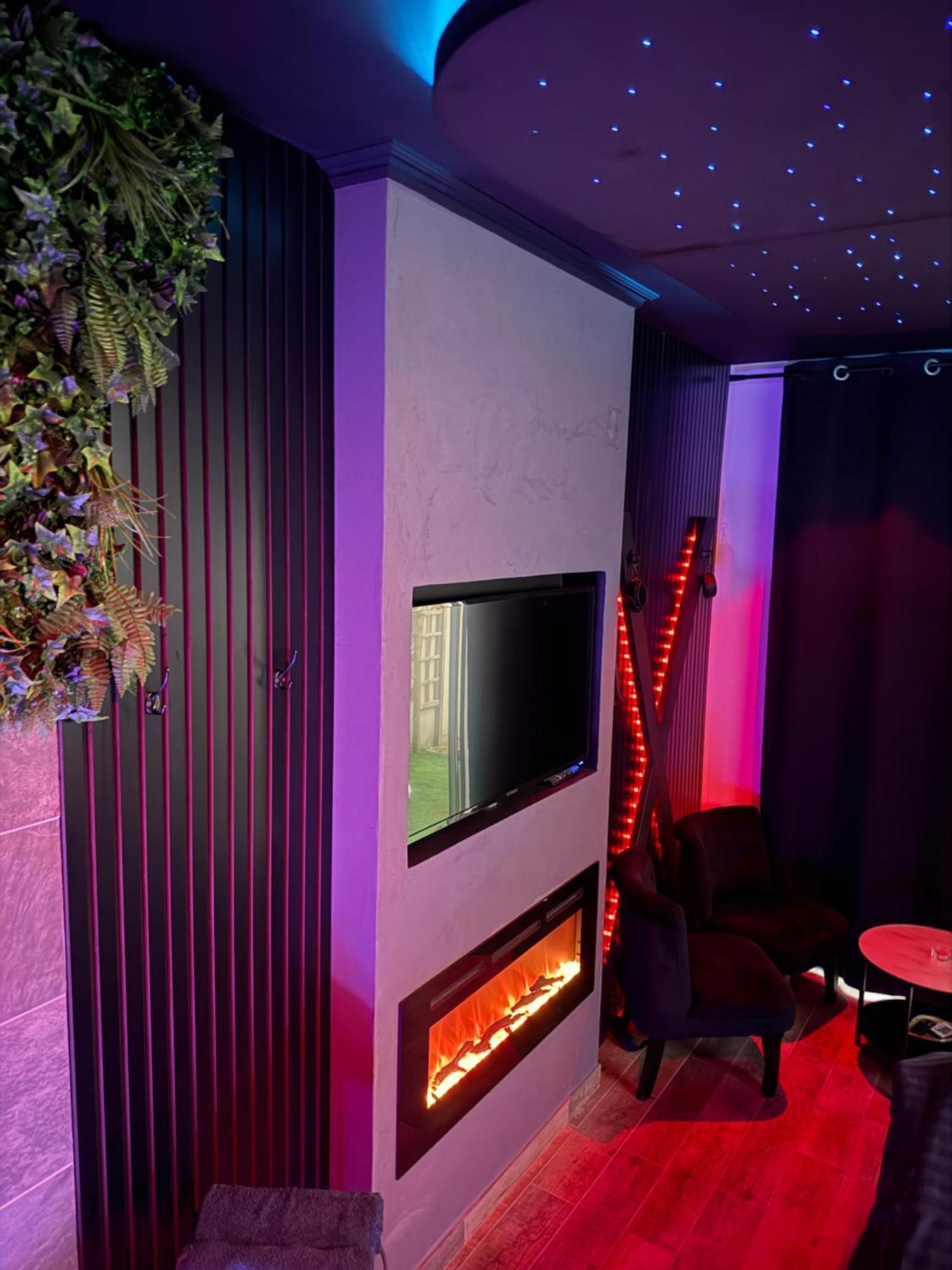 Loveroomxspa Bourg-Saint-Christophe エクステリア 写真